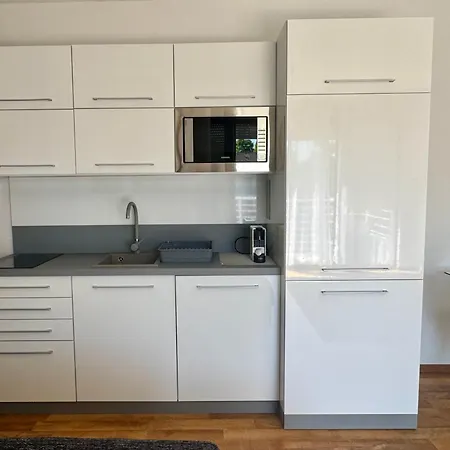 Eri Wellness דירה *